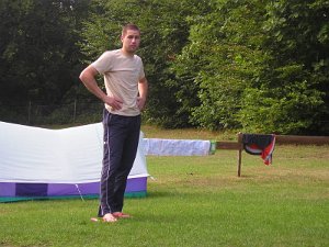 16 frisch geduscht aber erschoepft